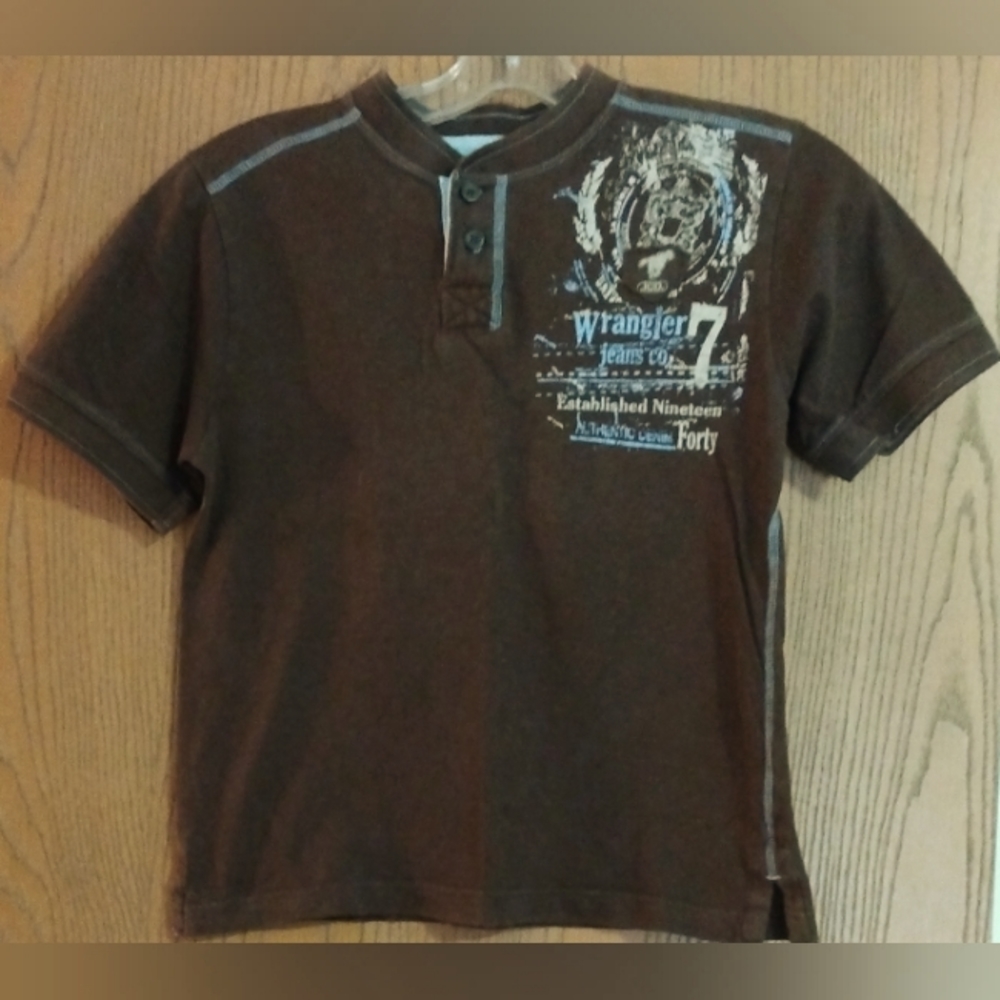 Wrangler Button Close T-shirt size M (8)     14-039
